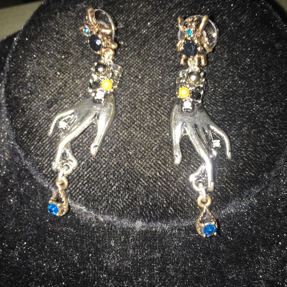 SALE‼️New Unique Silvertone Dangling Hand Earrings